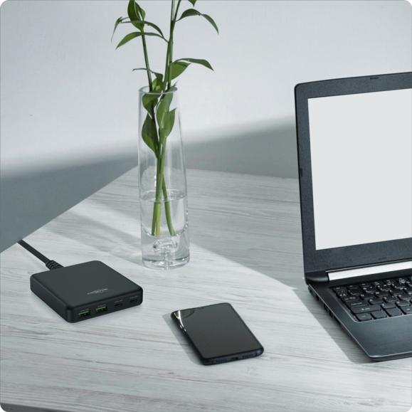  Laddare 220V till 2xUSB-A och 2xUSB-C Max 65W