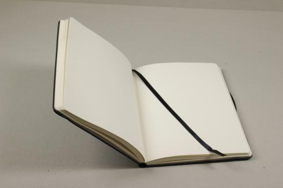  Skrivbok olinjerade blad svart konstläderomslag